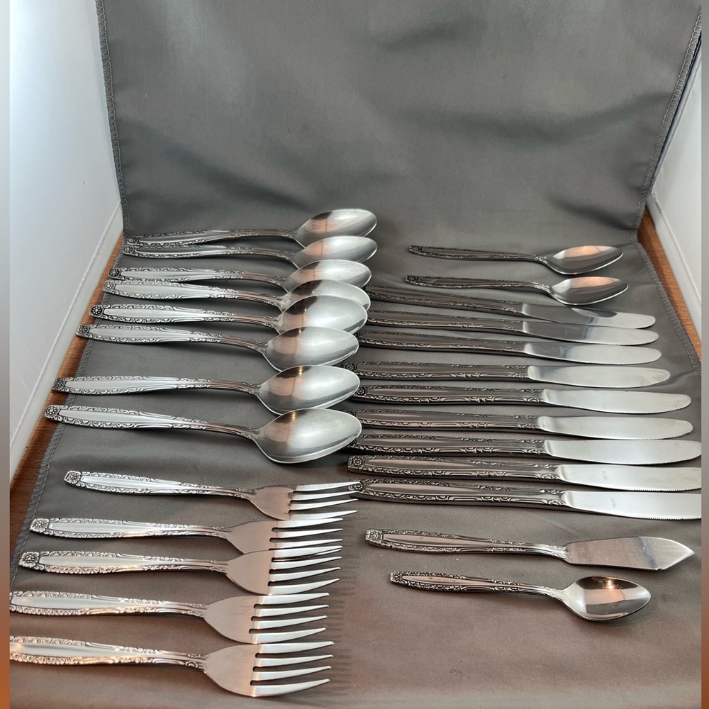 Imperial International Stainless Steel Cutlery Flatware Misty Morn. 26 pieces
